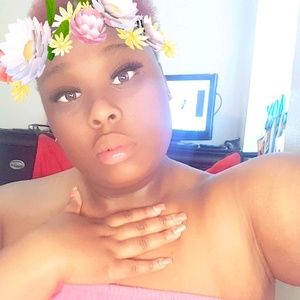 Meet your Posher, Alexia